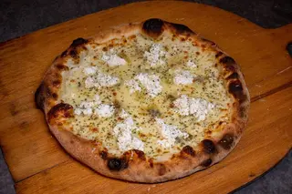 Quattro Formaggi pizza 27cm