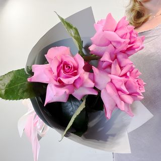 ფრანგული ვარდისფერი ვარდები 2100