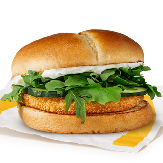 MCMUFFIN PUISOR SENDVIS CU CARNE PUI 140G