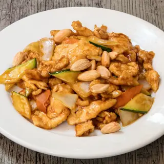 Pollo con almendras
