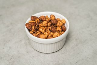 Горіхи в спеціях (100г)