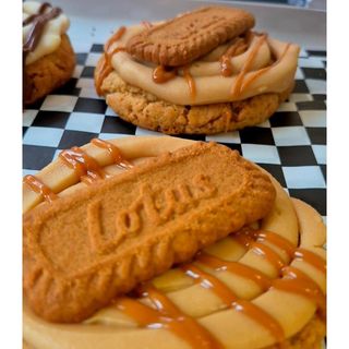 Cookie Crumbl Style Lotus