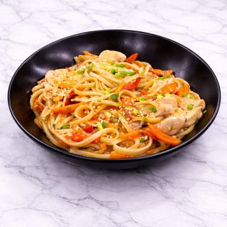 Wok s junetinom 750gr porcija
