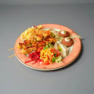 Plato Brochetas Pollo