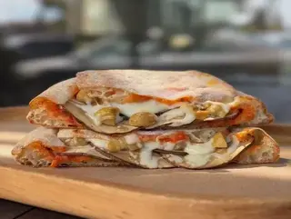 Піца-сендвіч з грибами (235g)