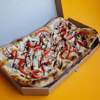 Піца Капрічіана (530г)