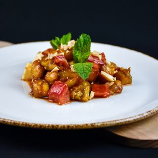 Хрустящие Баклажаны с фетой и жареным арахисом