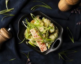 Cartofi zrobiți cu ceapă verde