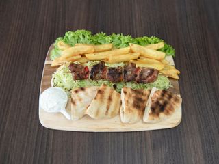 Meniu frigărui de porc (meniul nu contine turta)