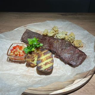 Рваный стейк из говяжьей вырезки