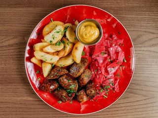 Домашня ковбаса із смаженою картоплею (250/60/40g)