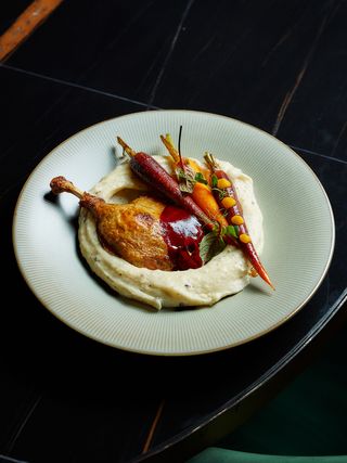 Pulpa de rata confit servita cu piure de cartofi cu trufe 350 gr 