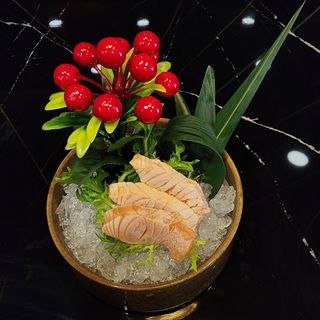 Sashimi de Salmão Flamejado 10 Peças