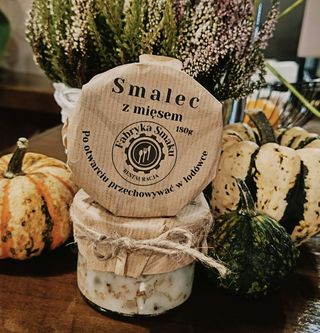 Smalec z mięsem i cebulką