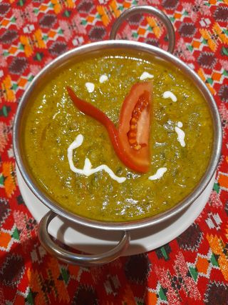 Platos Saag Con Espinacas Y Pollo