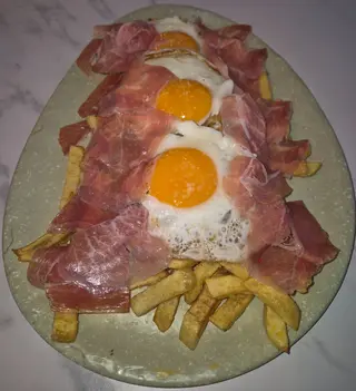 HUEVOS ROTOS CON JAMÓN