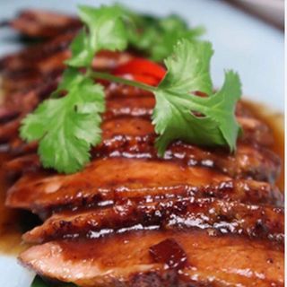 Duck with tamarind sauce