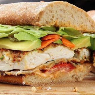 SUPER BOCATA DE POLLO COMPLETO