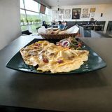 Omlet sa ljutom sudžukom