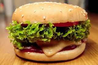 Бургер Дабл Чікен (380) (відрізняється від фото без листа салату)