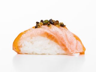 112 Spicy sake nigiri - 2 pezzi piccante