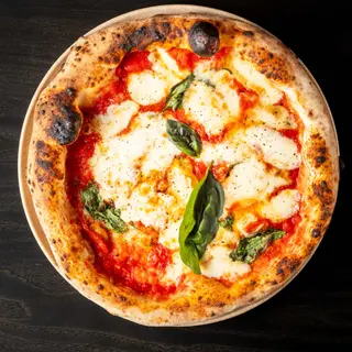 Pizza Clásica Margherita Provola E Pepe (32 Cm.)