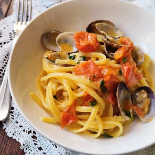 Tagliatelle vongole e pomodorino ciliegino
