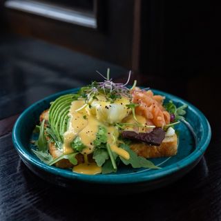 Тост з лососем