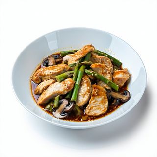 36A. Pollo Con Bambú Y Setas Chinas