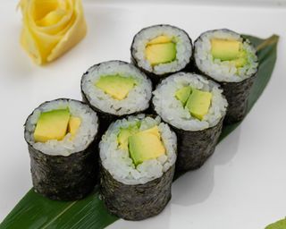 Макі з авокадо 