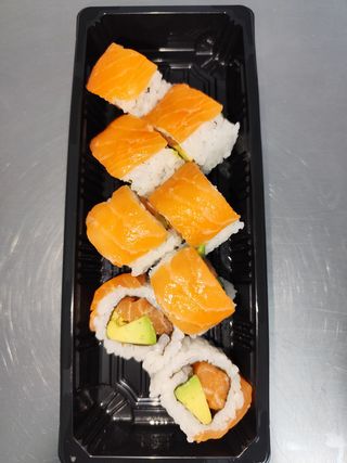Uramaki Salmón Rollo (8 Pzs.)
