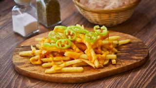 Cheddar halapenjo pomfrit