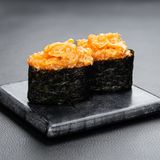 ცხარე სუში ორაგულით 