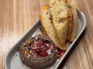 Паштет з курячої печінки та вишневим соусом (215g)