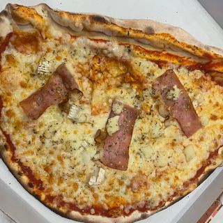 Pizza De Cabra (Media Luna)