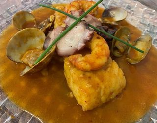 Cazuela De Merluza Con Frutos Del Mar