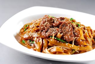 Beef rice noodles and veges