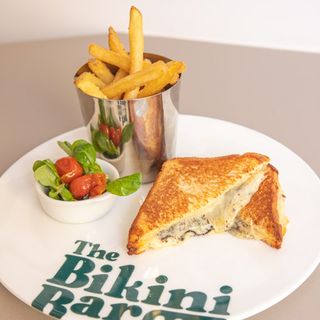 Bikini De Doble Queso Y Trufa (¡Incluye Patatas!)