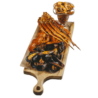 Краб, рак, мидии, морской коктейль под тайским соусом (1кг)