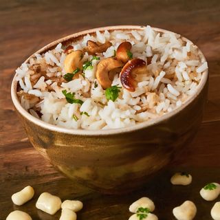 Arroz com Coentros e Cajú