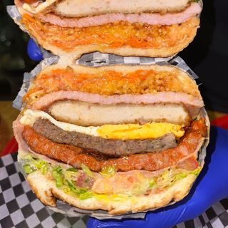 Hamburguesa La Mostrosa