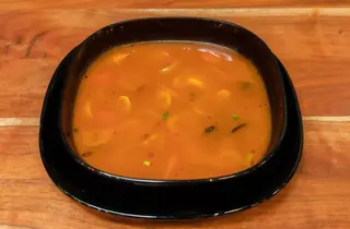 Zupa Tom Yum warzywna (bardzo ostra)