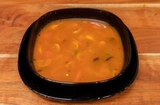 Zupa Tom Yum warzywna (bardzo ostra)