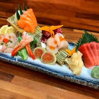 Sushi To Sashimi No Moriawase