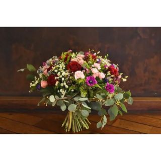 Bukiet z fuksjowym anemonem