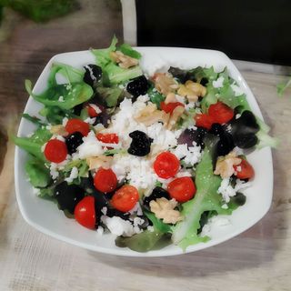 Ensalada De Rulo De Cabra