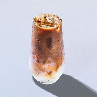 Frappe na kruszonym lodzie