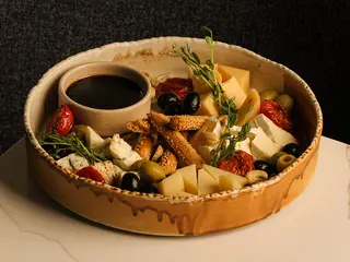 Сирне Антипасті (350g)