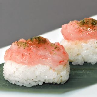 Nigiri tartare gambero rosso e riccio - 2 pezzi 