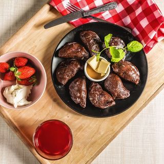 Pierogi z truskawkami 8szt